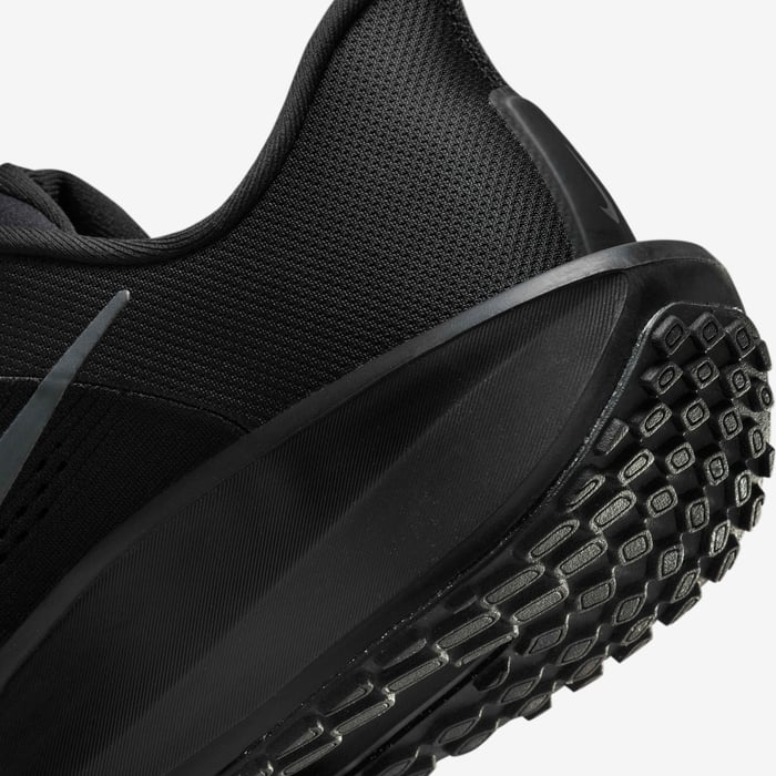 NIKE QUEST 6 BLACK