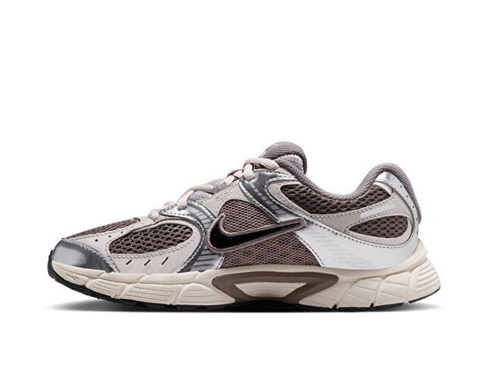 NIKE V5 RNR BG CAVE STONE/BLK/GREY