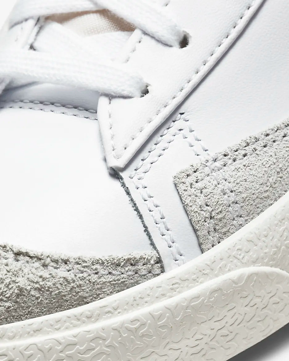 NIKE BLAZER MID '77 WOMEN'S SHOES