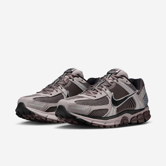 NIKE ZOOM VOMERO 5 COLLEGE/GREY/BLACK