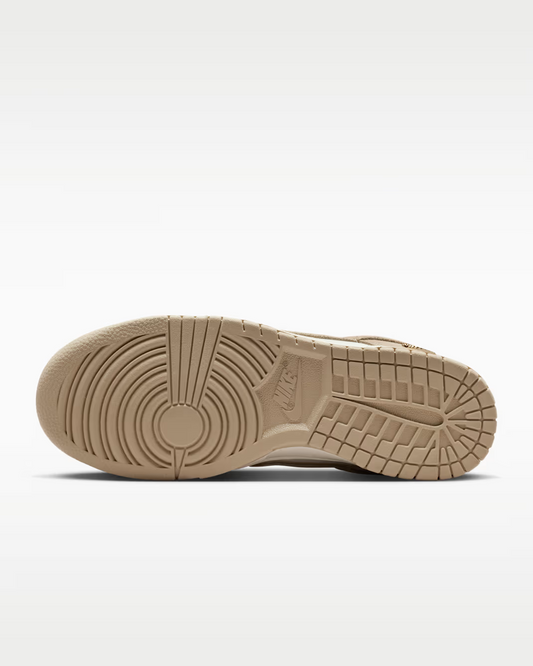 WMNS NIKE DUNK LOW SE SAIL/LINE/WHITE