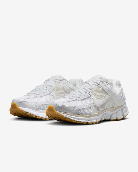 NIKE ZOOM VOMERO 5 WHITE