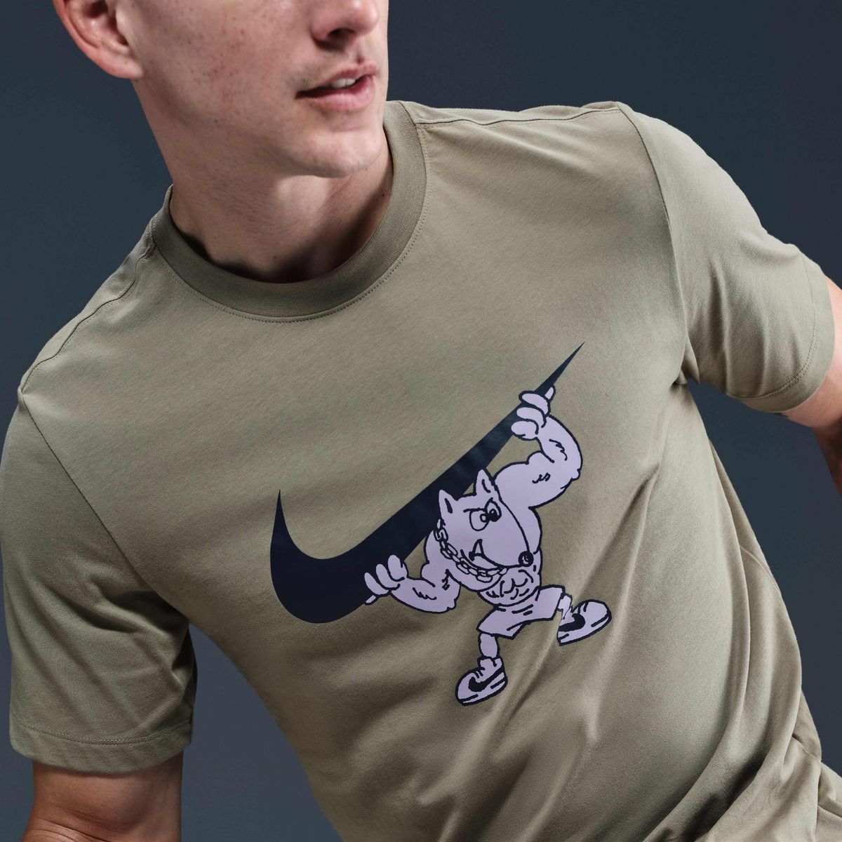 NIKE TEE IKYKY GYM CULT GREEN