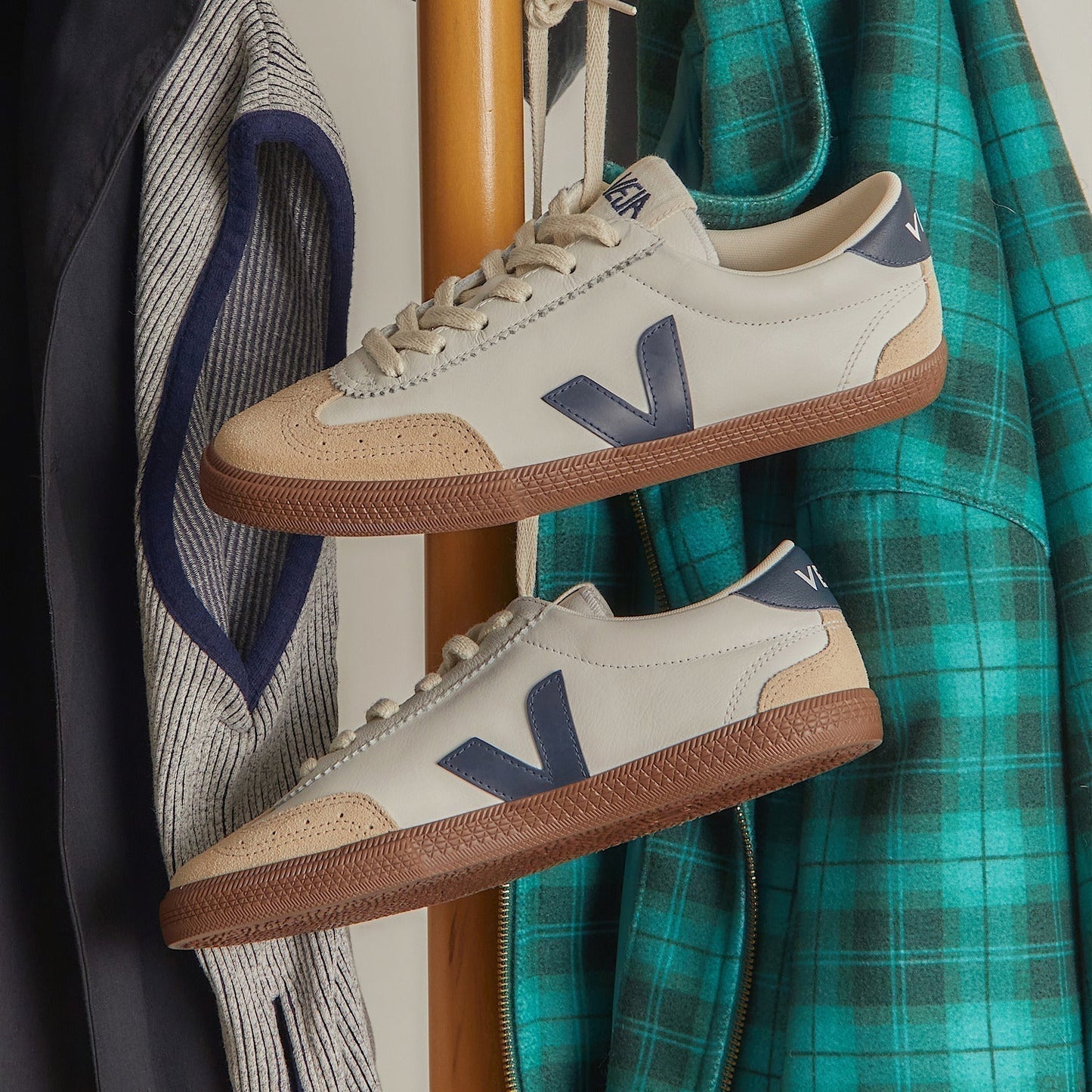 TENIS VEJA VOLLEY O.T. LEATHER WHITE/BLACK