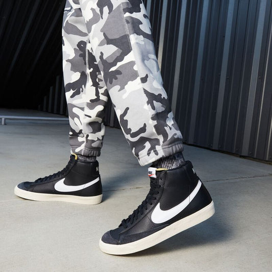 BLAZER MID 77 VNTG BLACK/WH BQ6806 002  # 11
