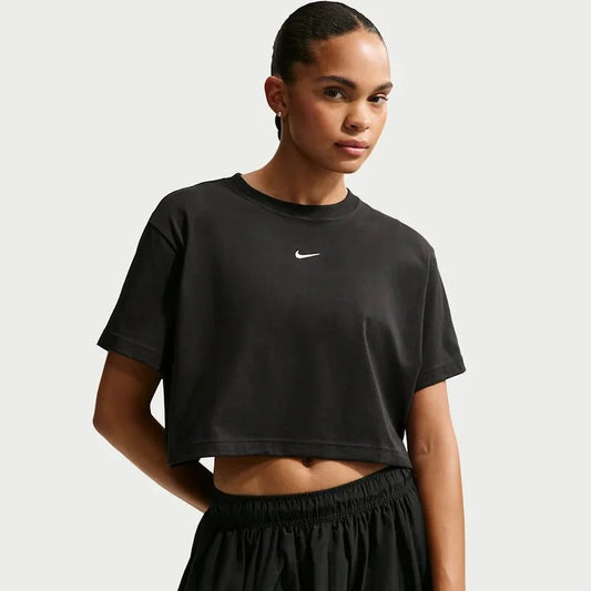 U NSW TEE LSE SHRT BOXY ESSNTL - BLACK