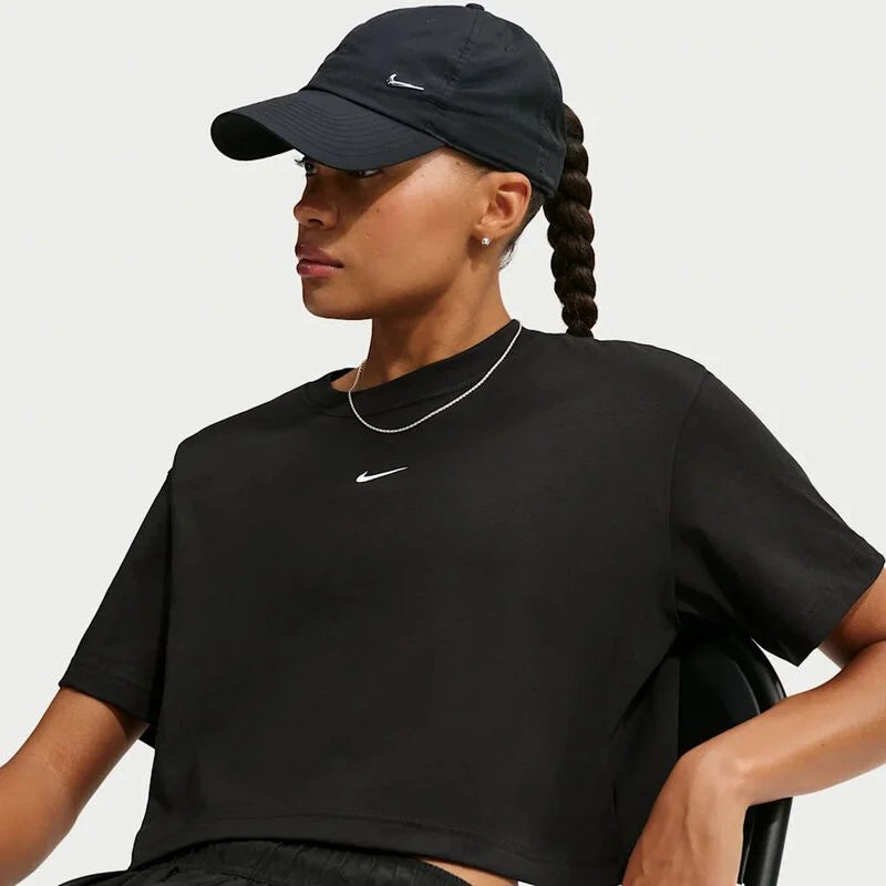 U NSW TEE LSE SHRT BOXY ESSNTL - BLACK