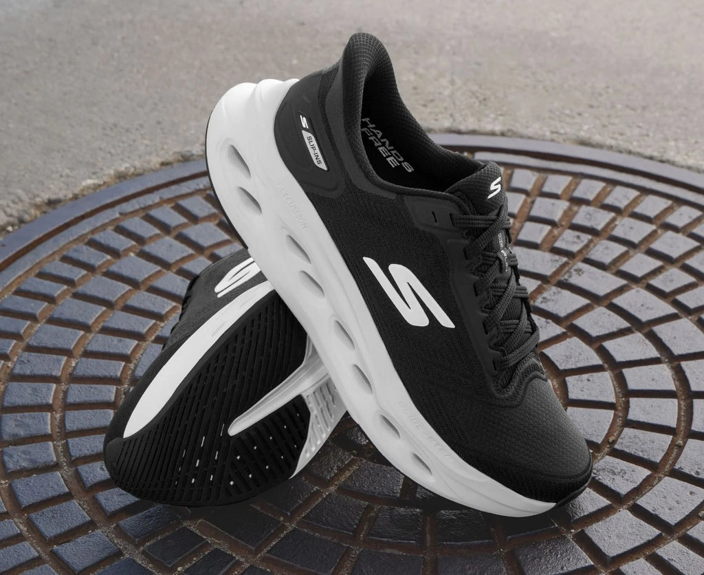 MAX CUSHIONING GLIDE-STEP BLACK/WHITE