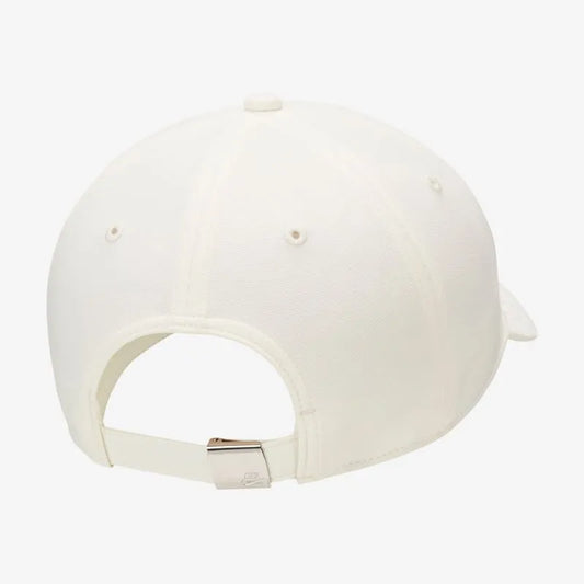 Nike Sportswear Club Dri-Fit COCONUT MILK METALLIC SILVER