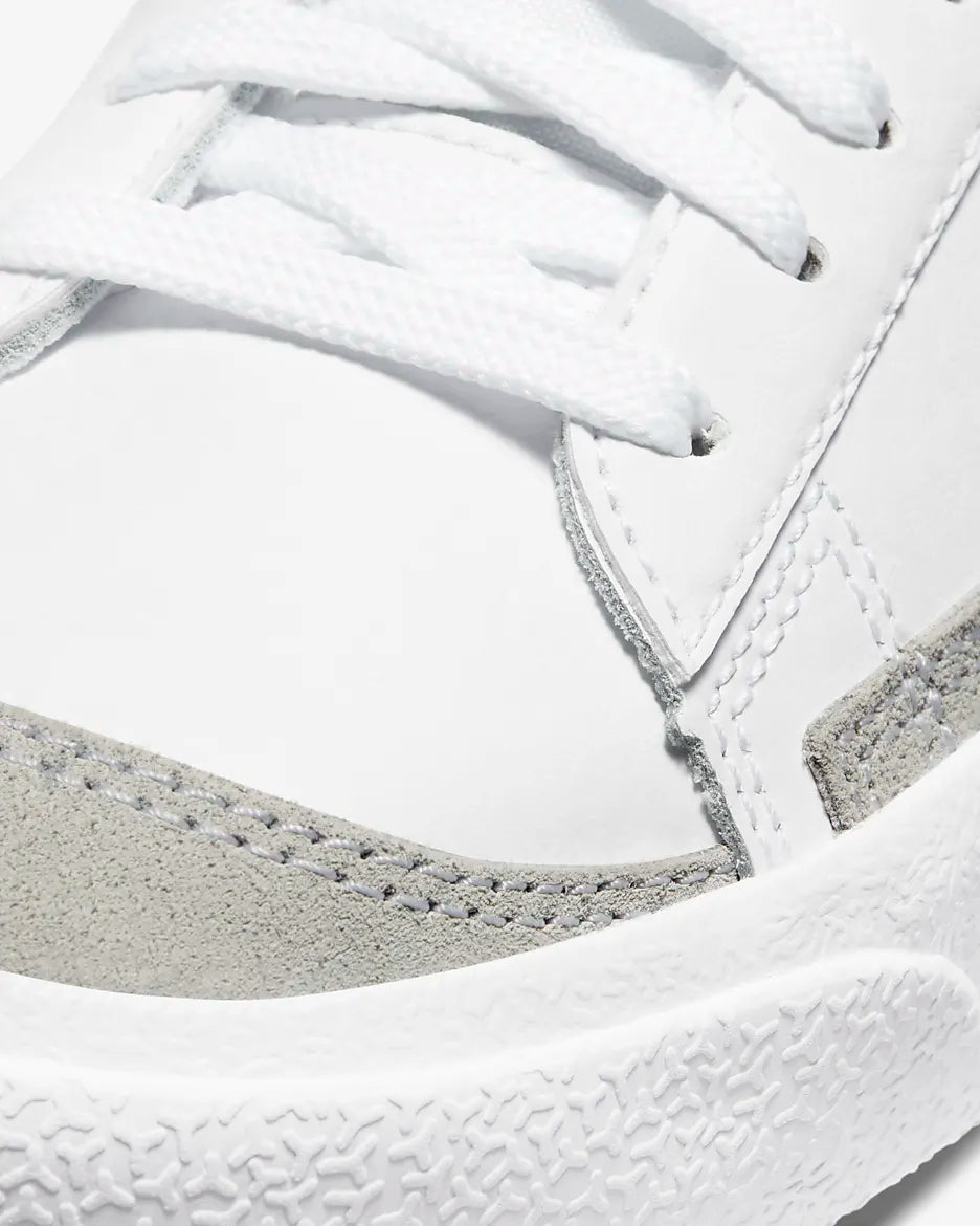 BLAZER LOW 77 WHITE/BLK DA4074-101 # 6.5