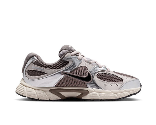 NIKE V5 RNR BG CAVE STONE/BLK/GREY