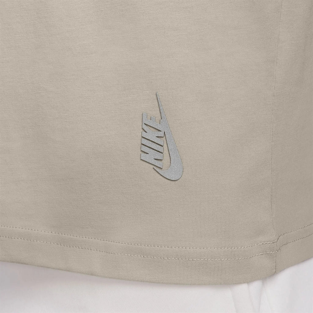 U NSW TEE LSE SHRT BOXY ESSNTL - CREAM II