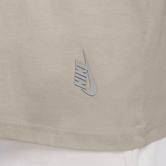 U NSW TEE LSE SHRT BOXY ESSNTL - CREAM II