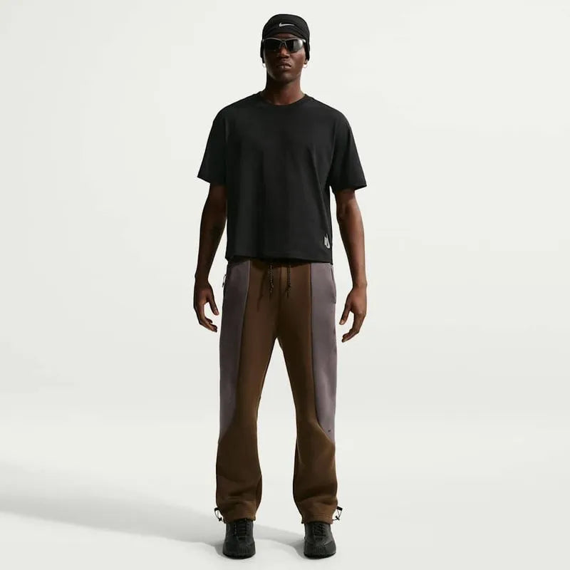 U NSW TEE LSE SHRT BOXY ESSNTL - BLACK
