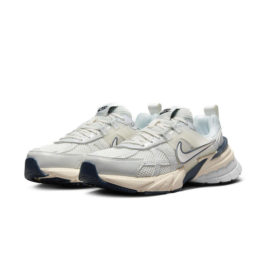 NIKE V2K RUN WOMEN'S SHOES