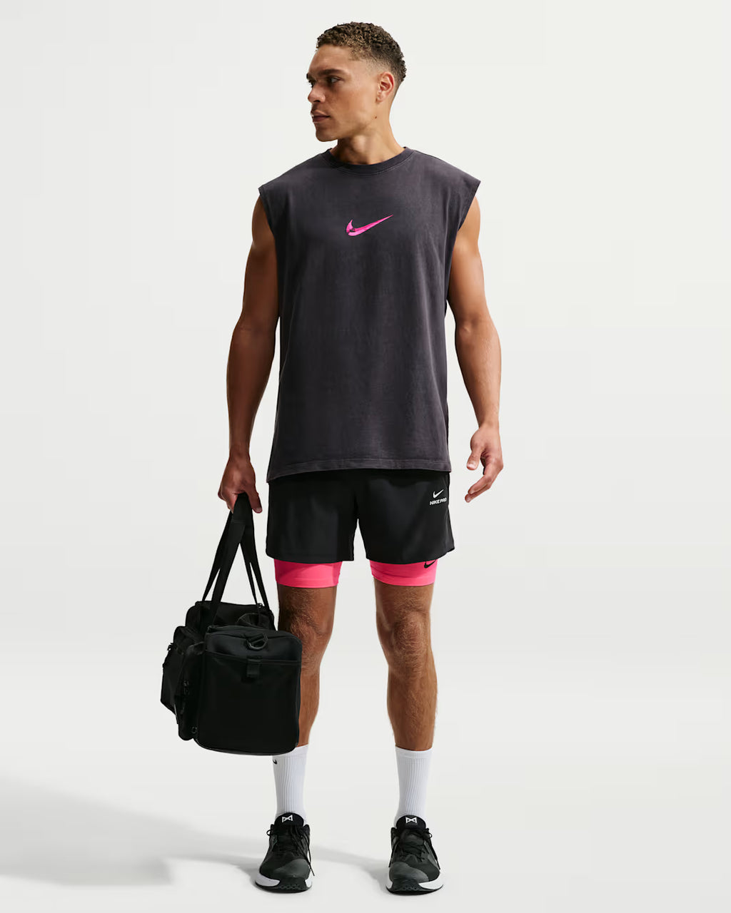 M NK TEE LSE SLVLS TRAIN VERB BLACK/PINK HOMBRE