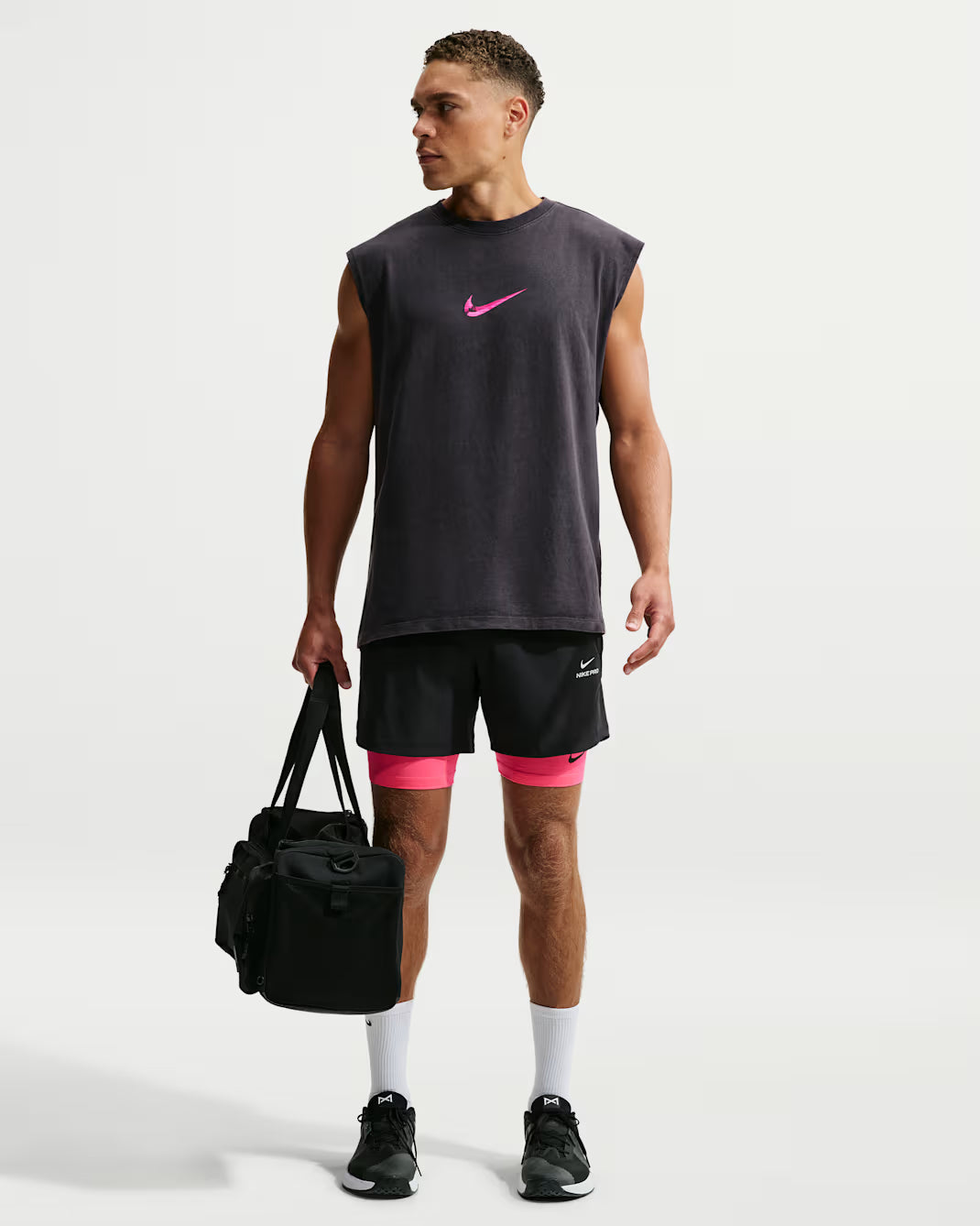 M NK TEE LSE SLVLS TRAIN VERB BLACK/PINK HOMBRE
