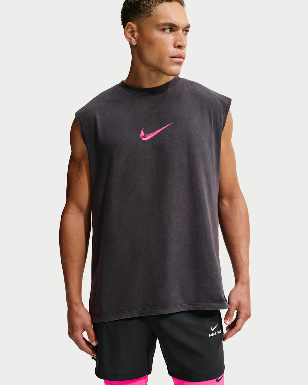 M NK TEE LSE SLVLS TRAIN VERB BLACK/PINK HOMBRE