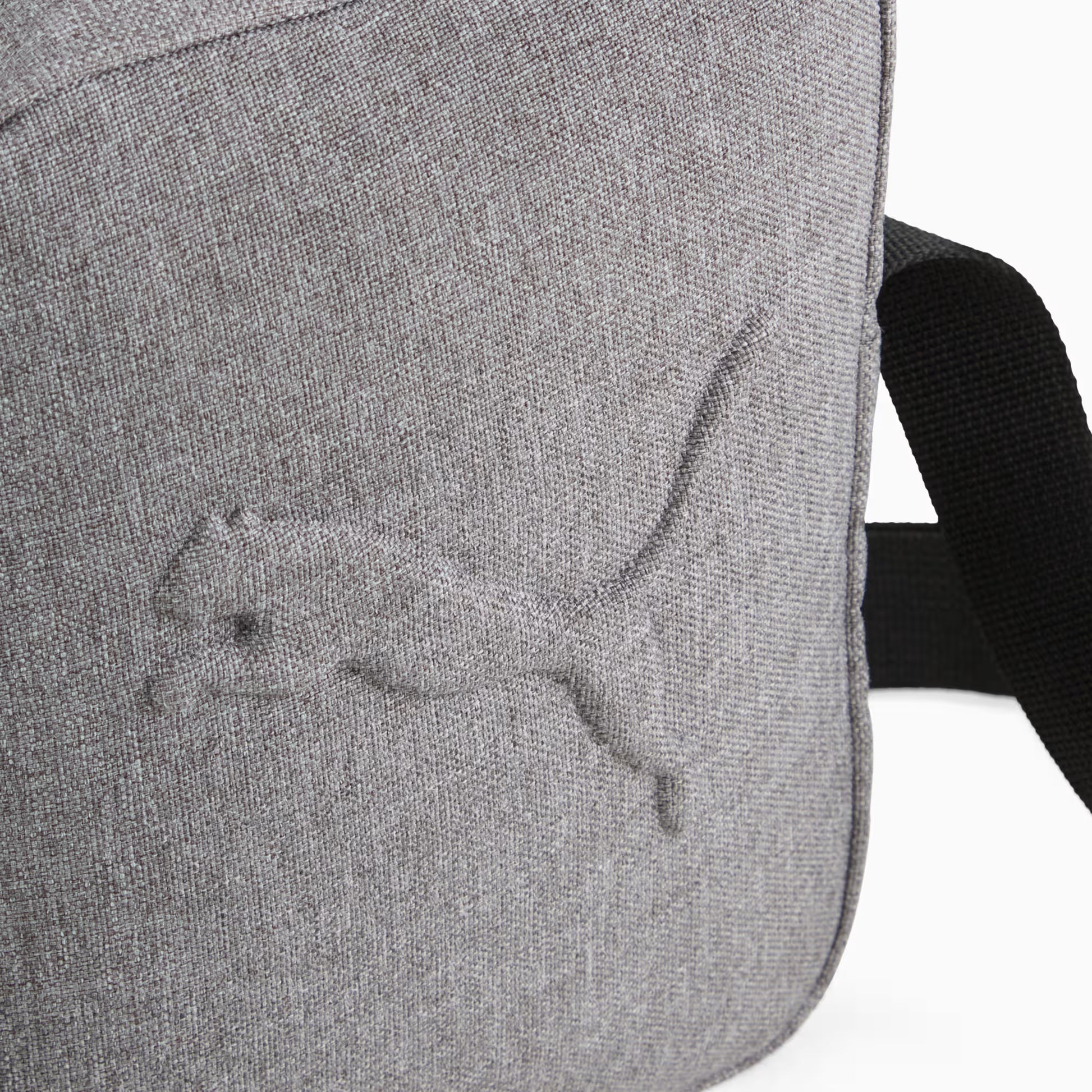 ESSENTIALS CROSSBODY BAG SILVER-FOG