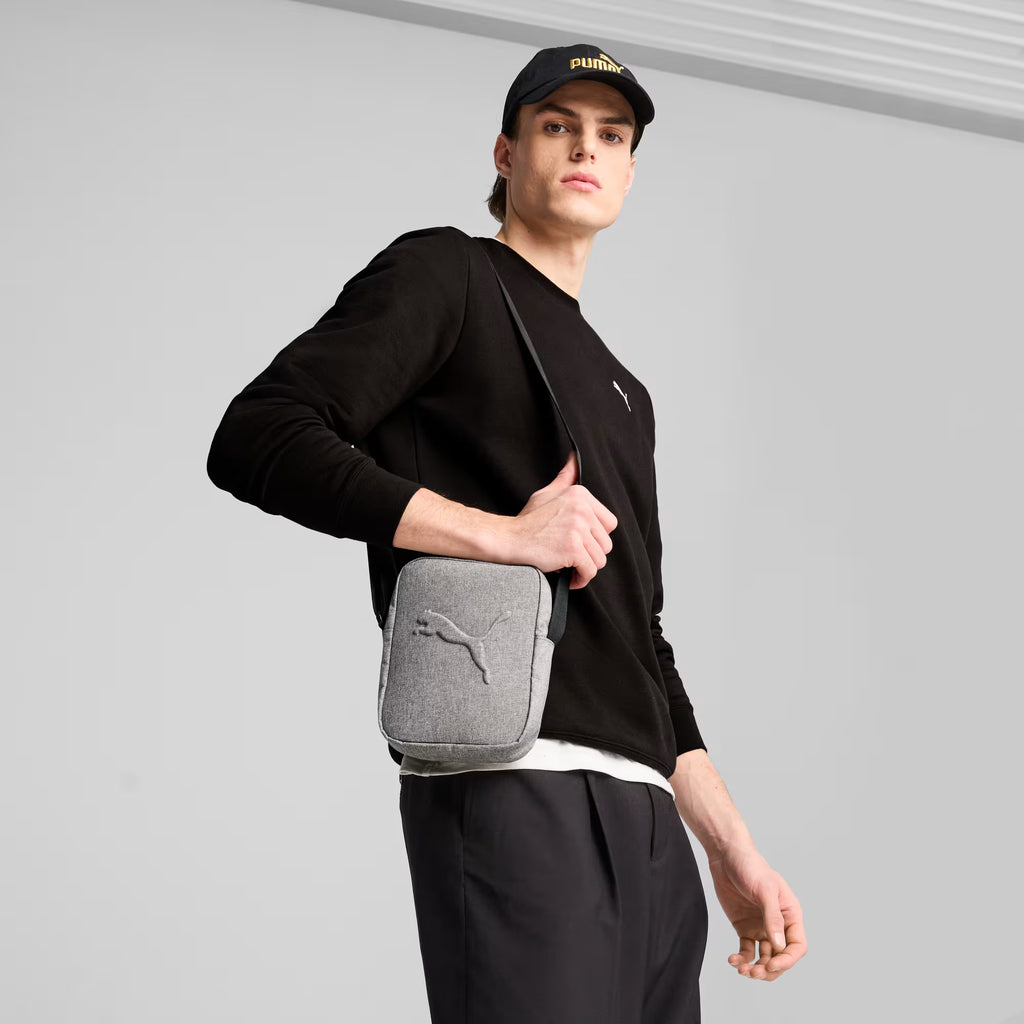 ESSENTIALS CROSSBODY BAG SILVER-FOG