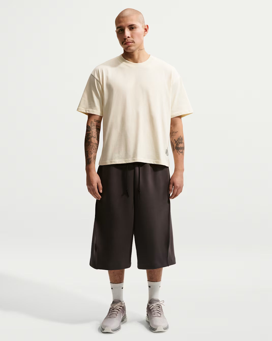 U NSW TEE LSE SHRT BOXY ESSNTL COCONUT/MILK