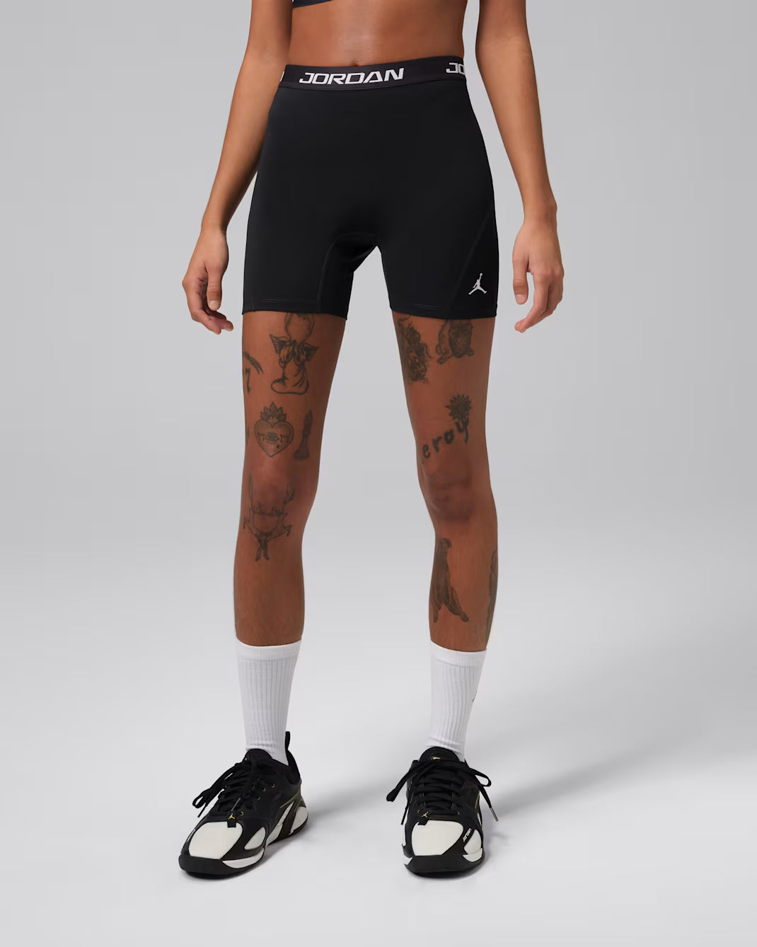 JORDAN SHORTS LICRA SPORT ESSENTIALS DRI-FIT 5" (BLACK/WHITE) MUJER