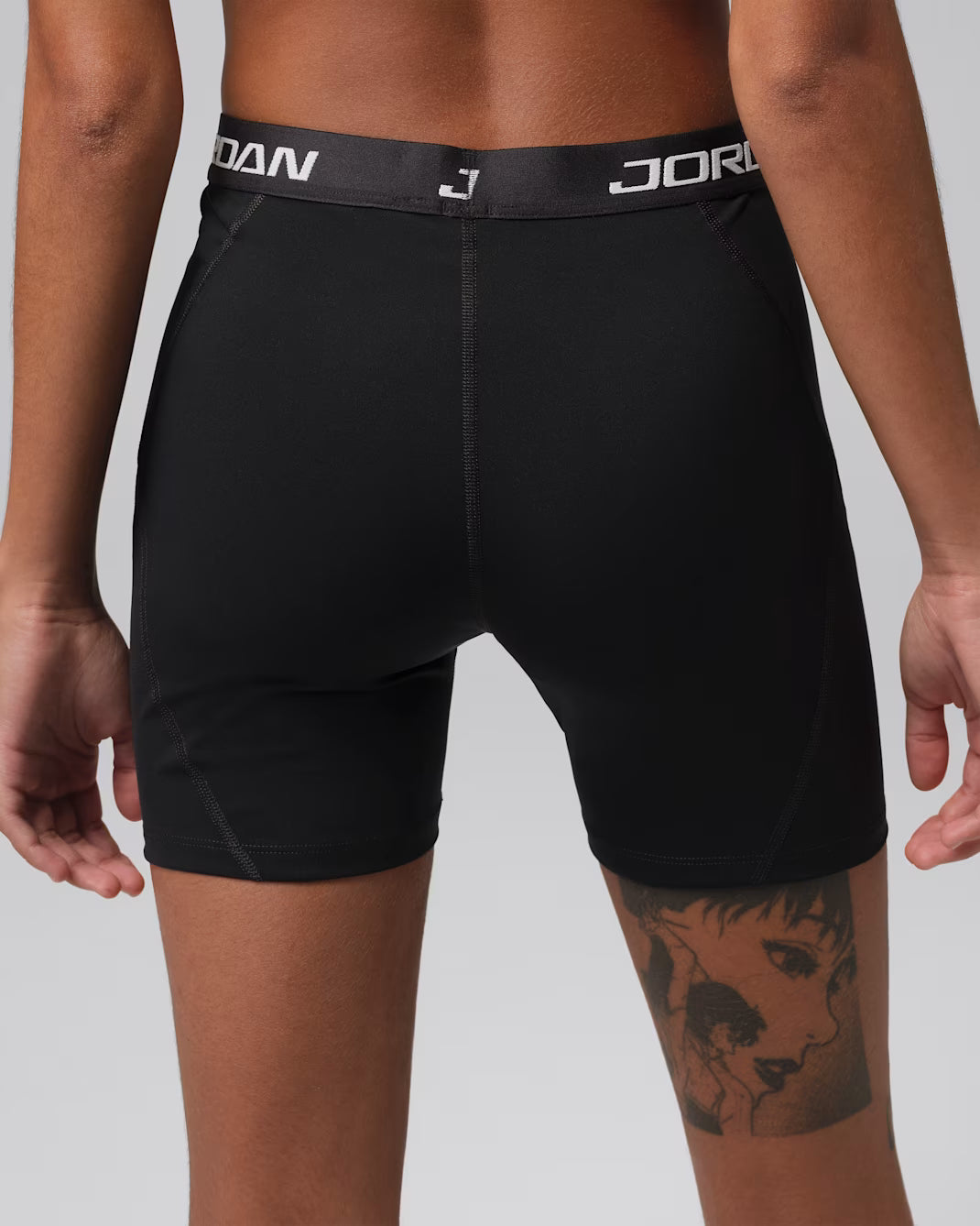 JORDAN SHORTS LICRA SPORT ESSENTIALS DRI-FIT 5" (BLACK/WHITE) MUJER