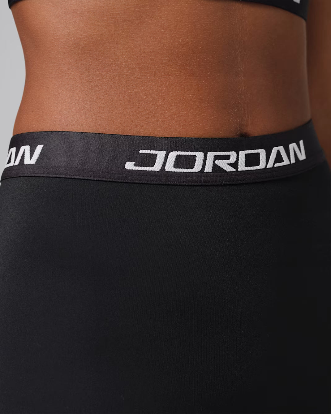 JORDAN SHORTS LICRA SPORT ESSENTIALS DRI-FIT 5" (BLACK/WHITE) MUJER