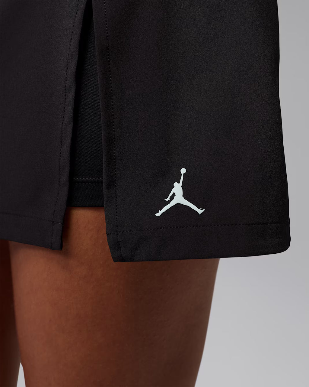 W J SPT DF HR ESS SKIRT BLACK