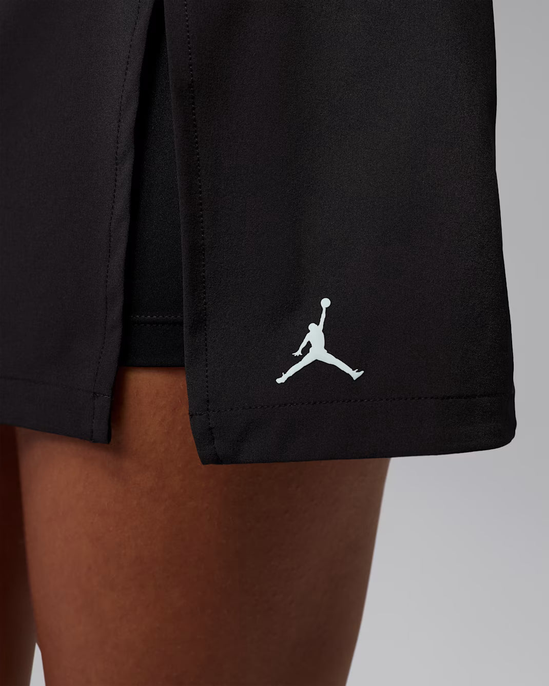 W J SPT DF HR ESS SKIRT BLACK