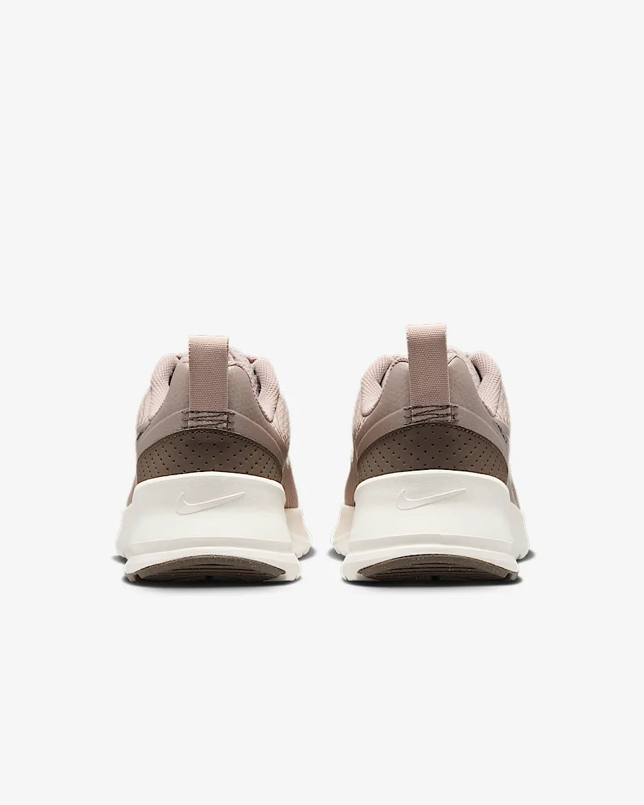 NIKE AIR MAX NUAXIS BEIGE