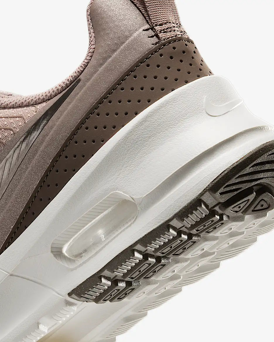 NIKE AIR MAX NUAXIS BEIGE