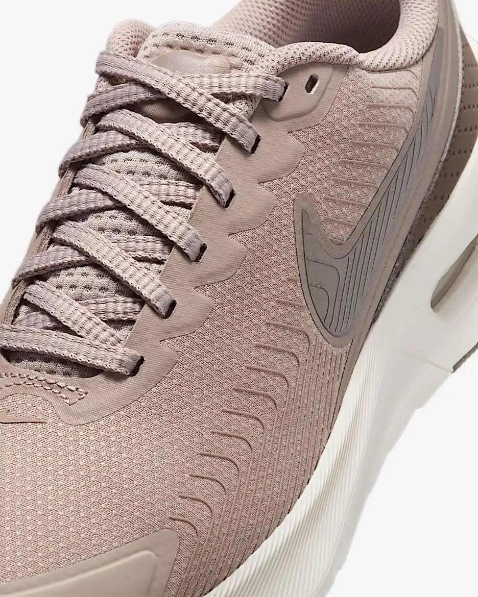 NIKE AIR MAX NUAXIS BEIGE