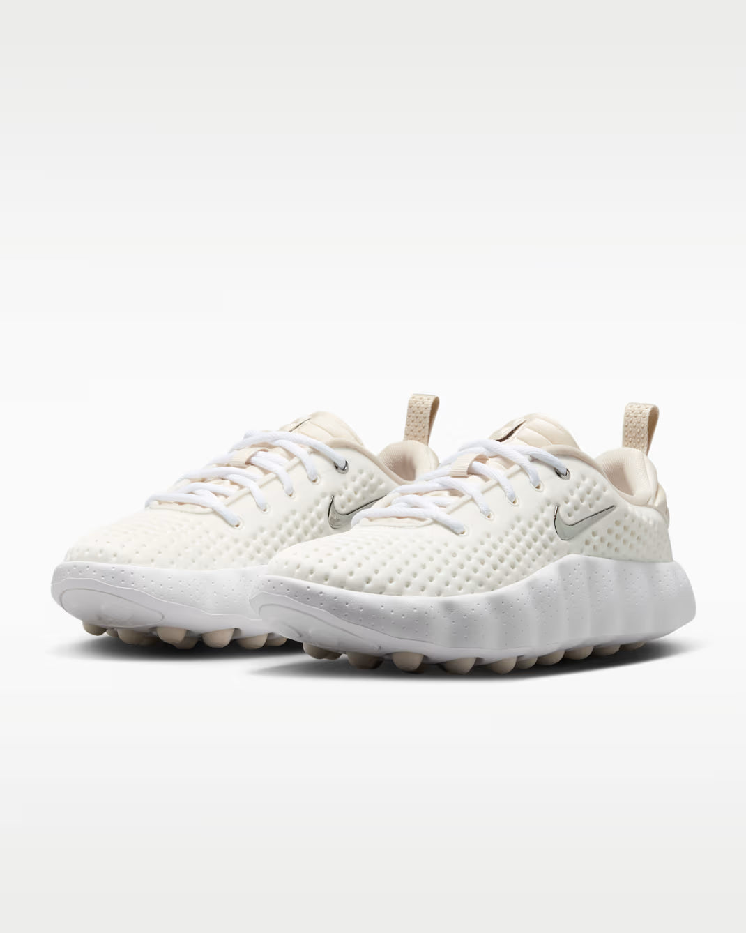 NIKE MIND 002 SUMMIT/WHITE/METALLIC MUJER