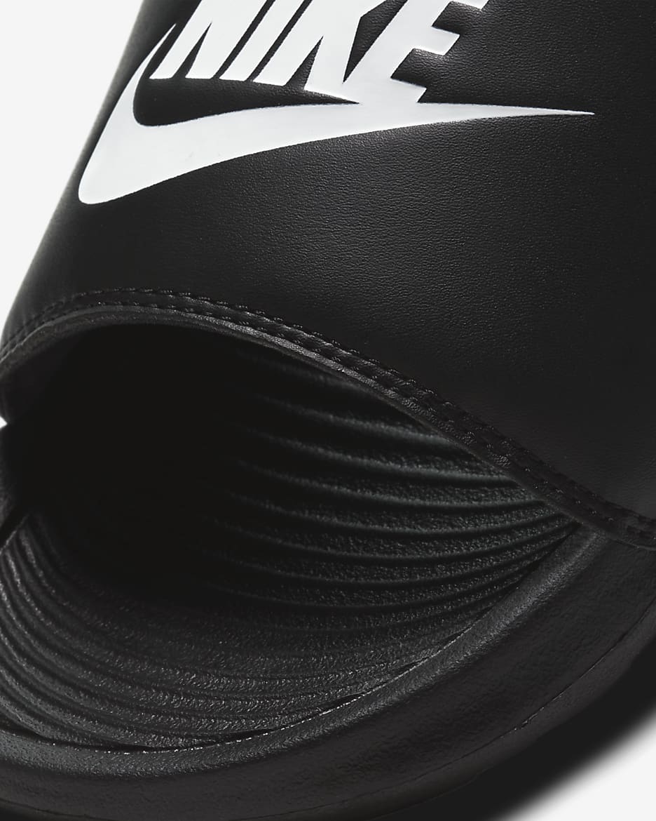 Nike Victori One BLACK/WHITE