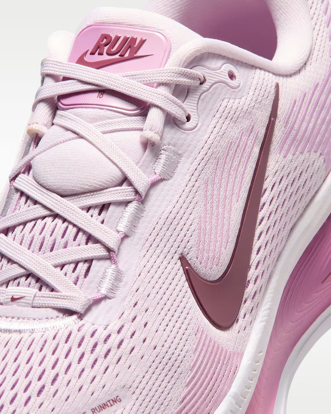 NIKE VOMERO 18 LILAC/PINK SMOKE MUJER