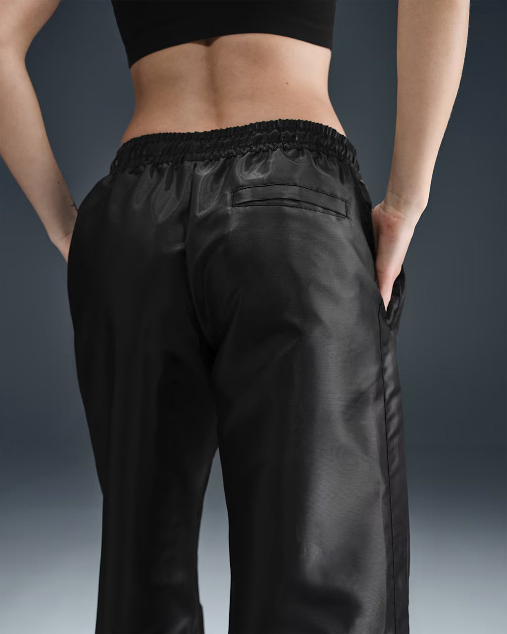 NIKE PANTALÓN WINDRUNNER WOMEN'S SHINE PANTS (BLACK) MUJER