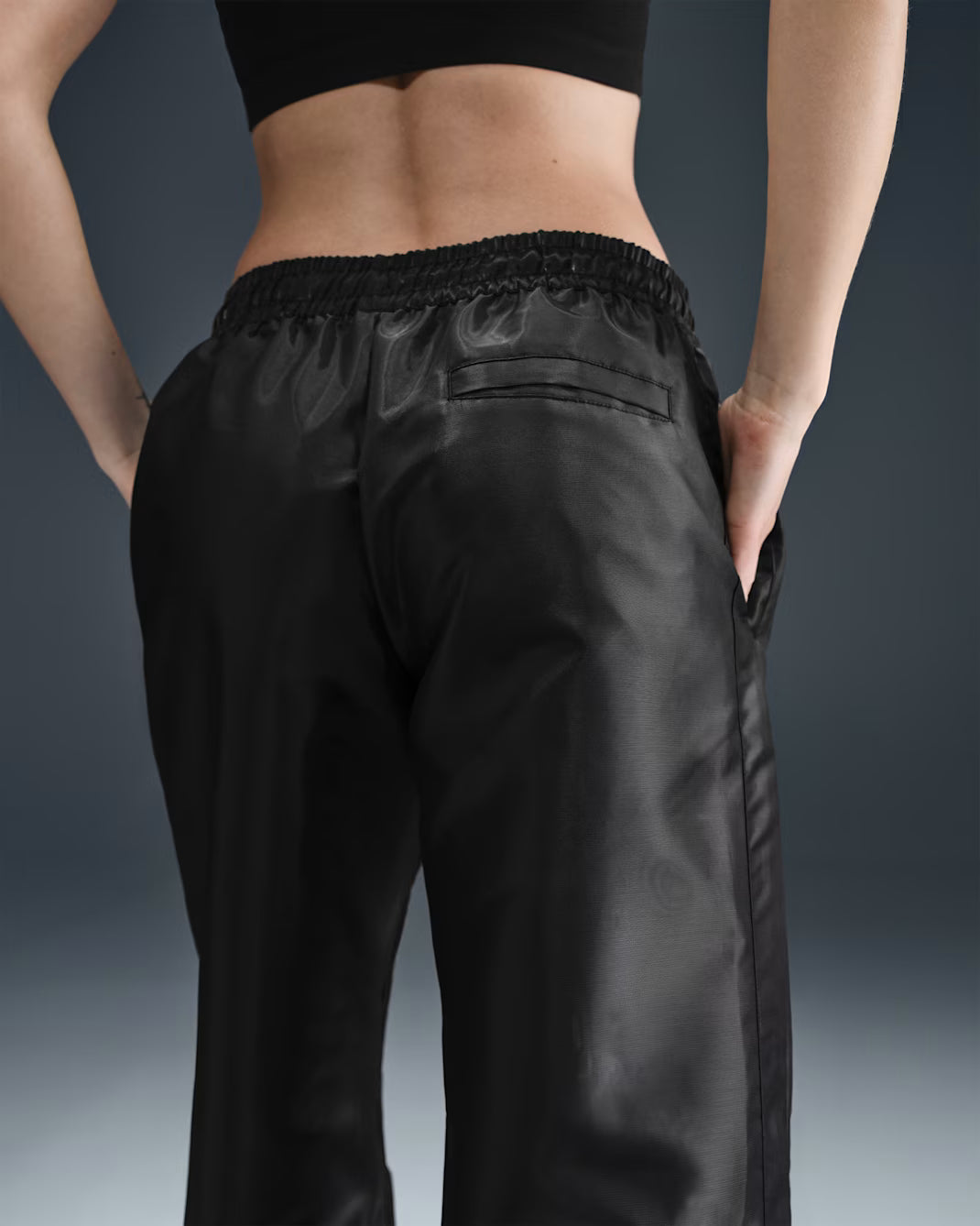 NIKE PANTALÓN WINDRUNNER WOMEN'S SHINE PANTS (BLACK) MUJER