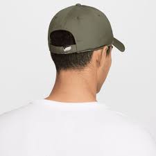 NIKE DRI-FIT CLUB GREEN