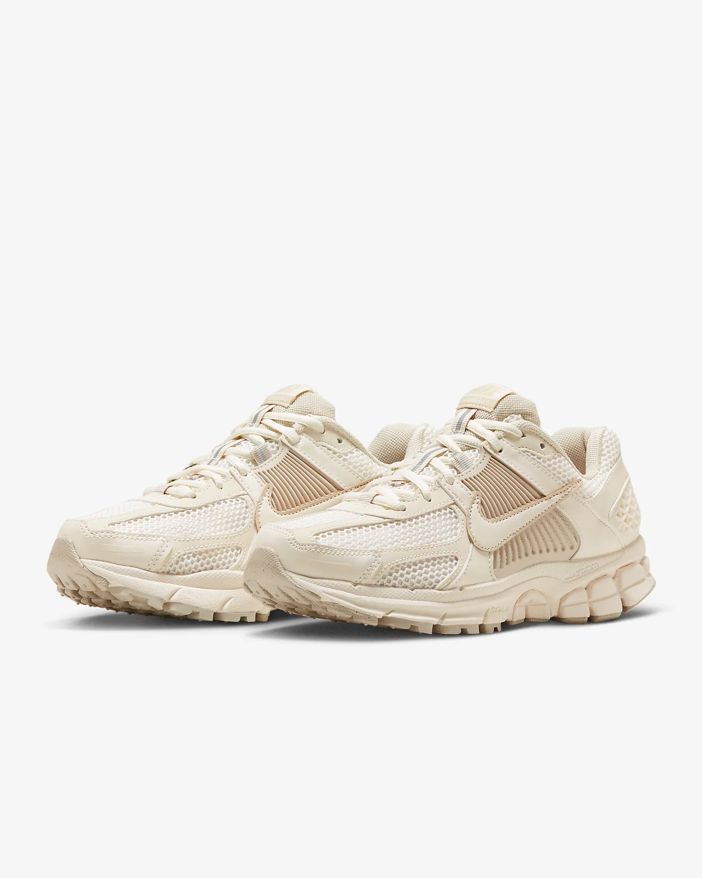 111 NIKE ZOOM VOMERO 5 WOMEN'S SHOES