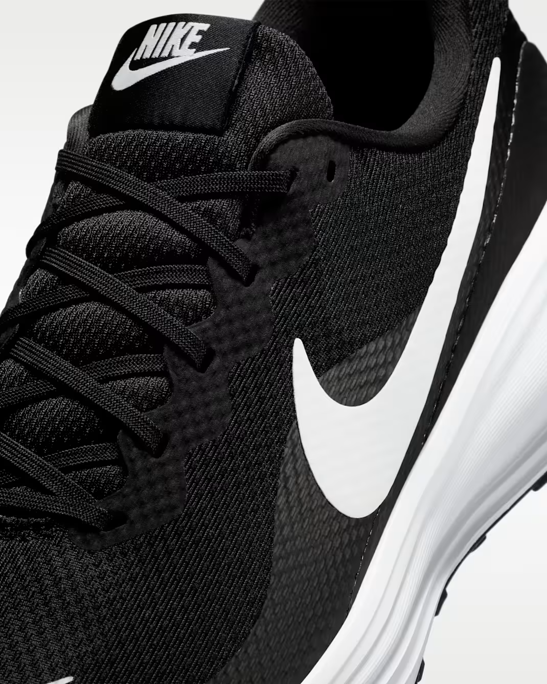 NIKE REVOLUTION 8 BLACK/WHITE