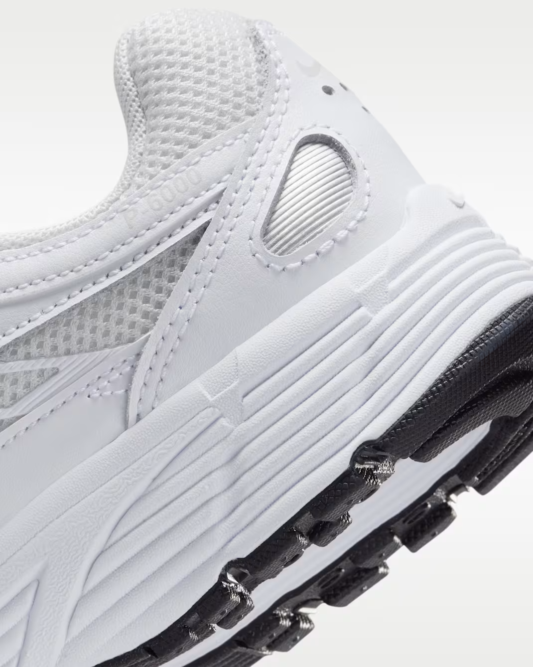 NIKE P-6000 BG WHITE/GRAY