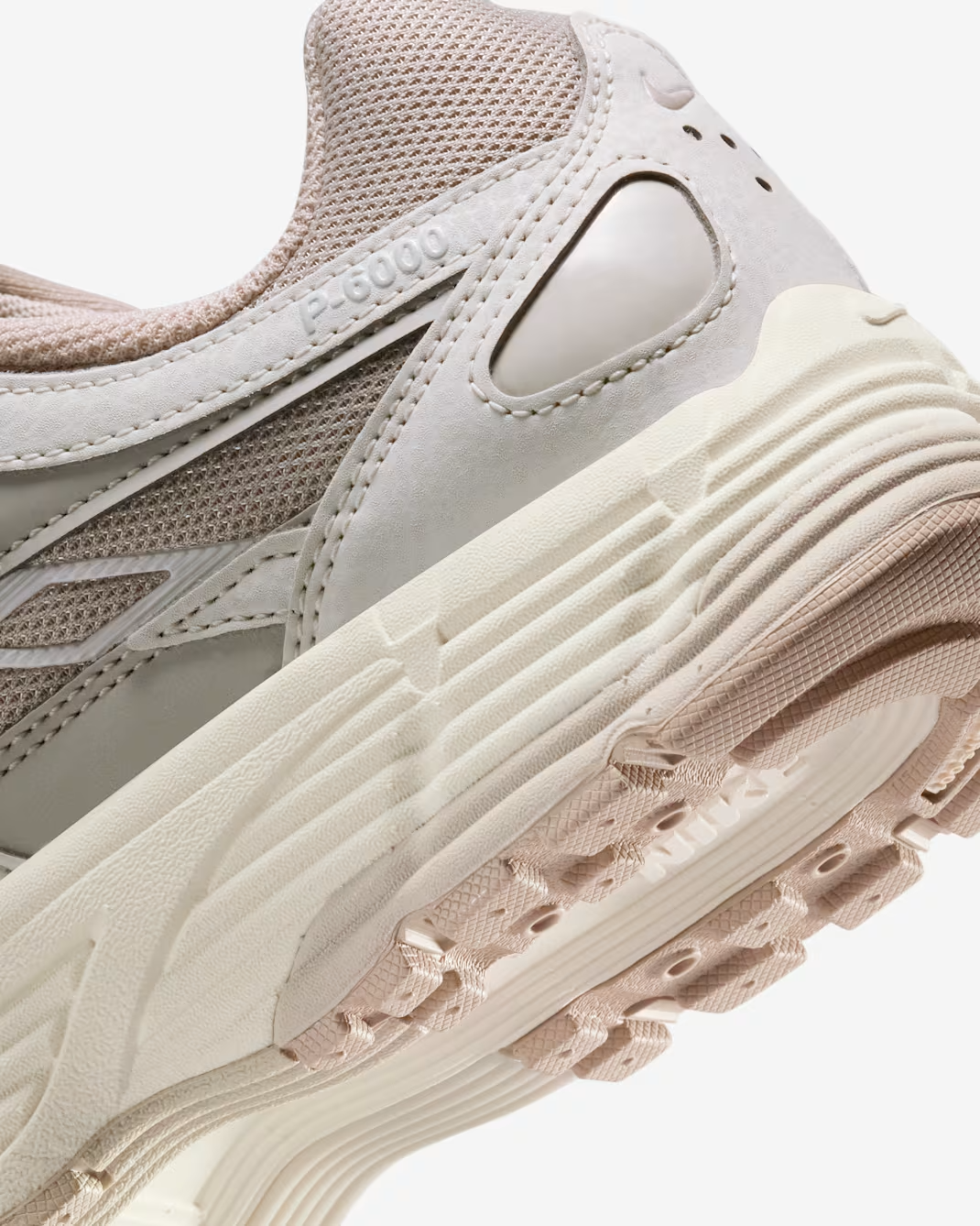 W NIKE P-6000 SAIL/LIGHT BONE-CREAM