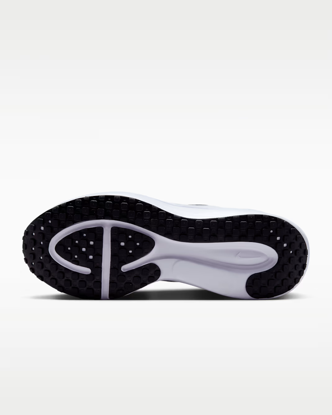 NIKE REVOLUTION 8 BLACK/WHITE