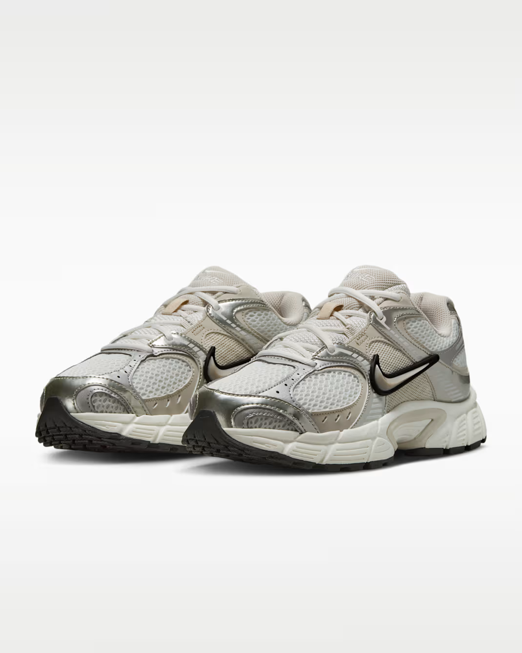 W NIKE V5 RNR WHITE-GREY-BLK