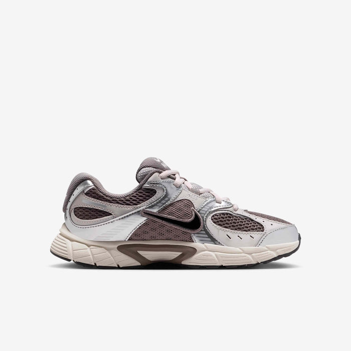 NIKE V5 RNR BG CAVE STONE/BLK/GREY