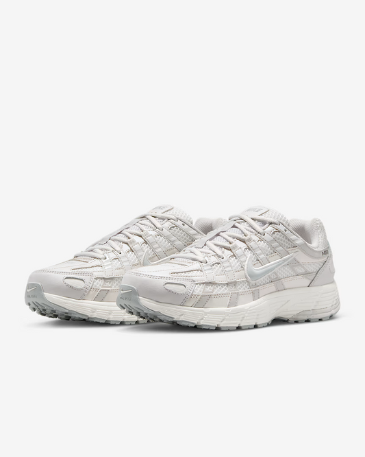 NIKE P-6000 SE SUMMIT WHITE/WOLF GREY-VST GRY
