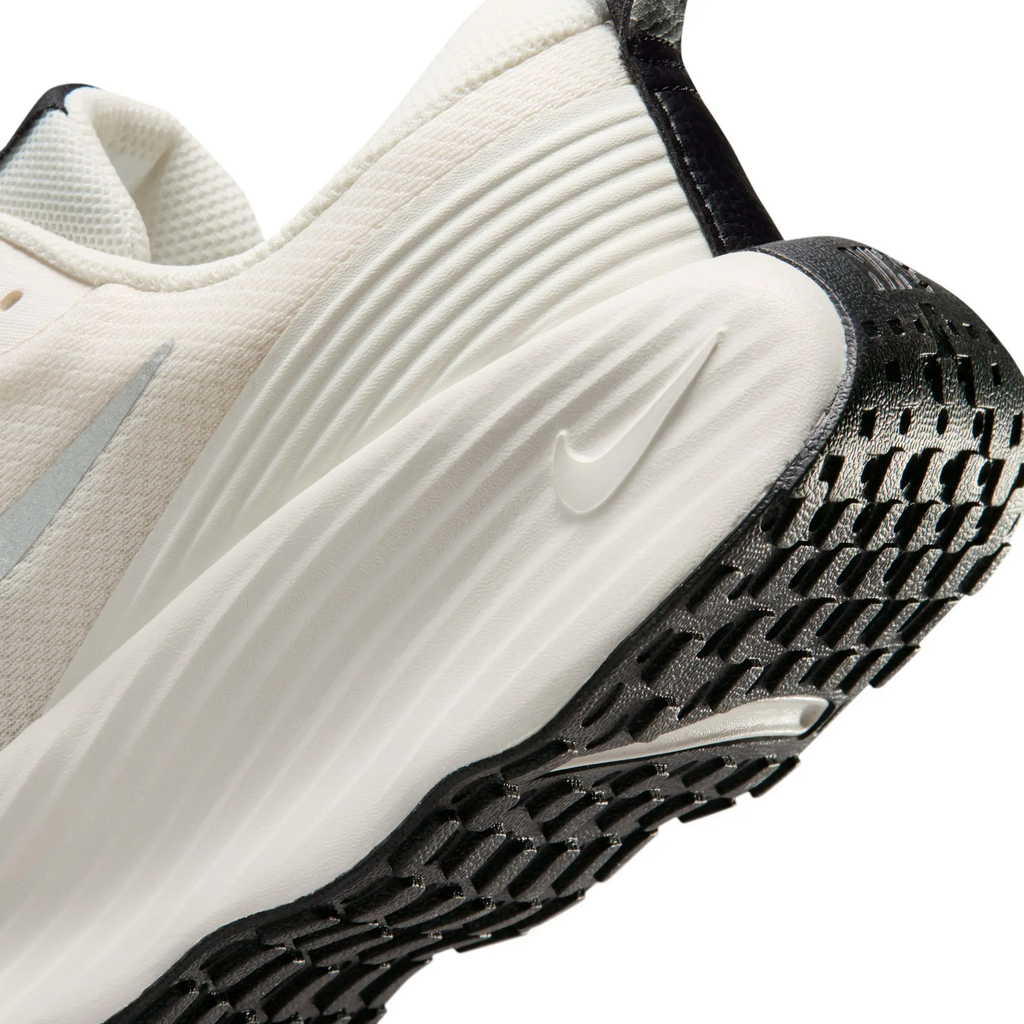 W NIKE PROMINA BEIGE/SILVER MUJER