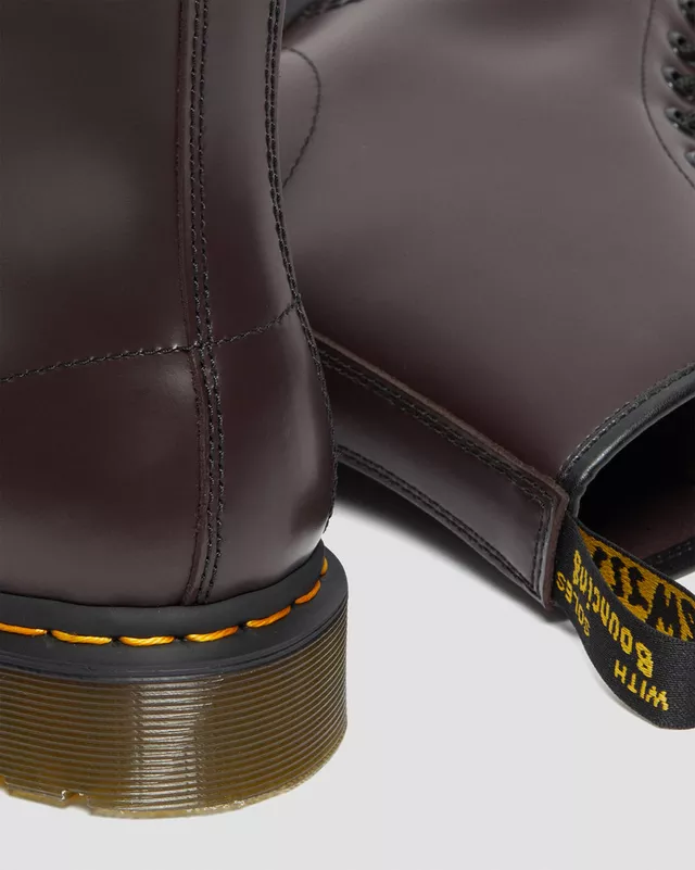 DR. MARTENS BURGUNDY SMOOTH BROWN