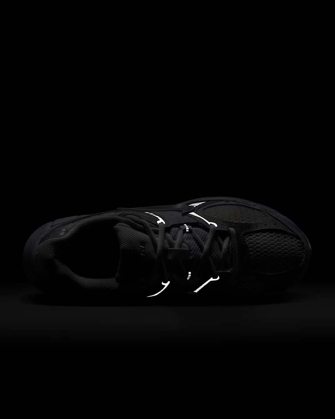 W NIKE V5 RNR WHITE/BLACK